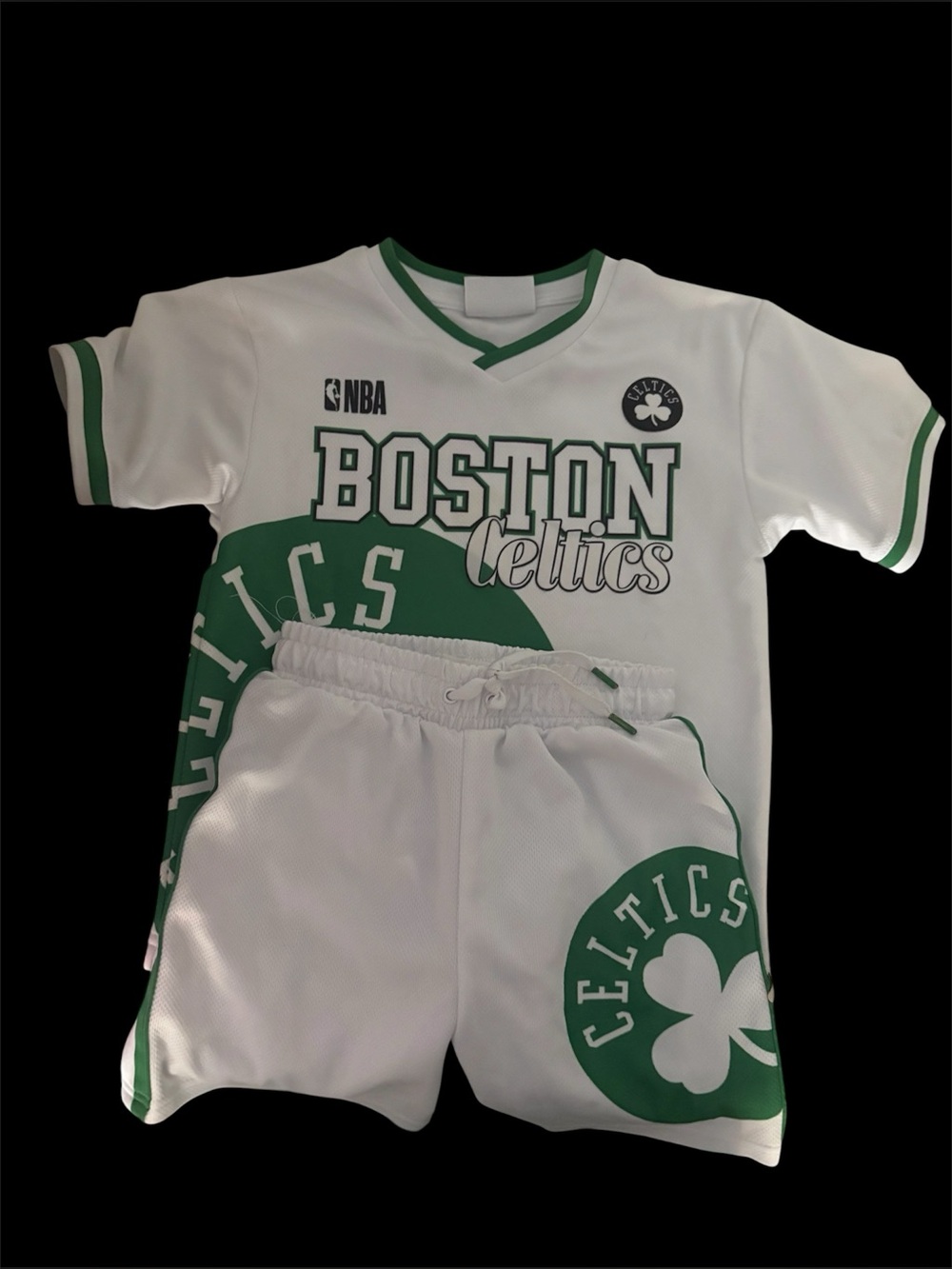 NBA Boston Celtics 2-Piece V-Neck Tee & Shorts Outfit Set (Toddler’s size 4)